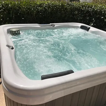 Elisa Seaside Luxury Loutráki