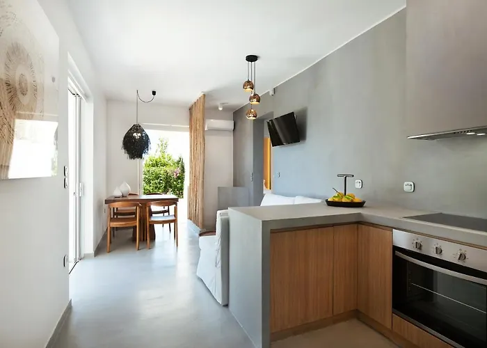 Elisa Seaside Luxury Loutráki